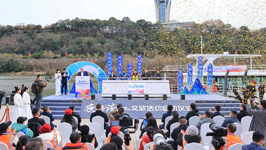 e403f4e7-0c72-4da6-a43d-c5f15c38937f e403f4e7-0c72-4da6-a43d-c5f15c38937f