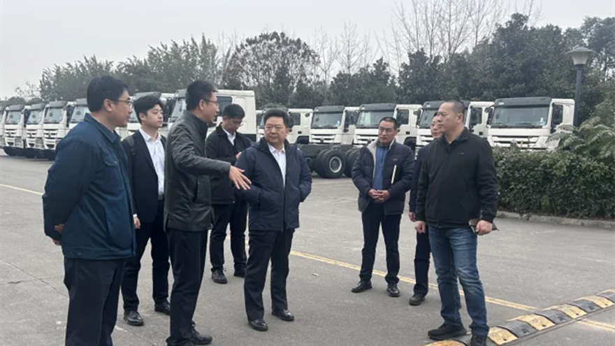 中国重汽集团总经理刘伟调研重汽绵专