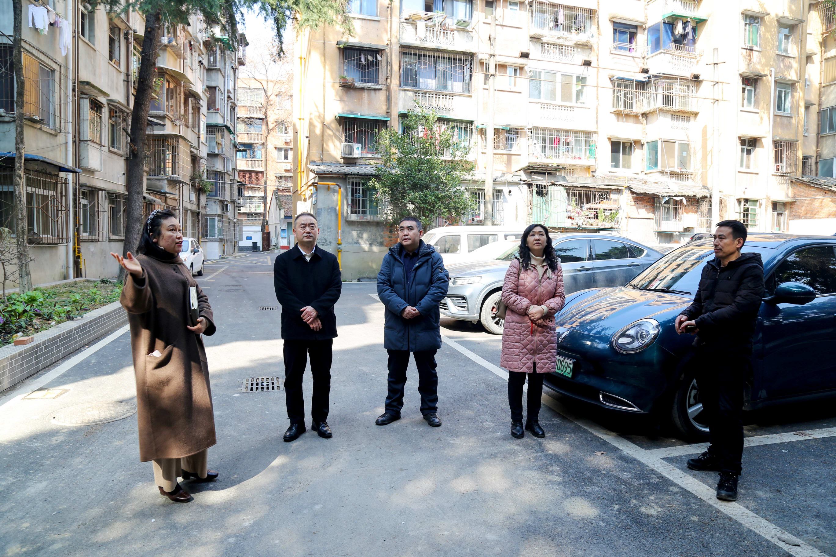 王书记带队检查安全 - 副本.jpg